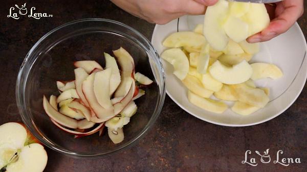 Biscuiti cu mere si scortisoara - Pas 8
