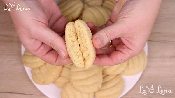 Biscuiti fragezi si simpli cu lamaie - Pas 9