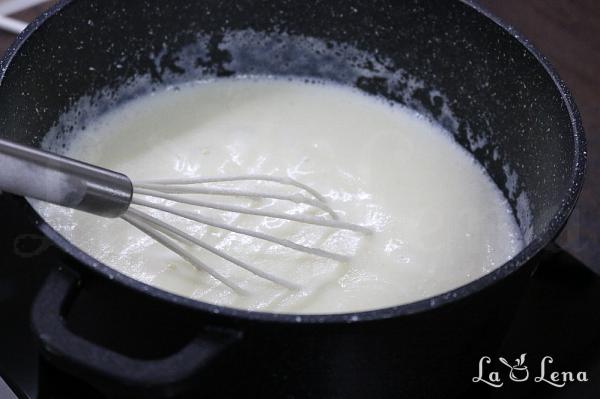 Bougatsa, sau Prăjitură grecească cu lapte și griș - Pas 4