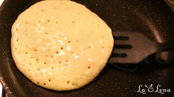 Buttermilk Pancakes (Clatite americane cu iaurt) - Pas 12