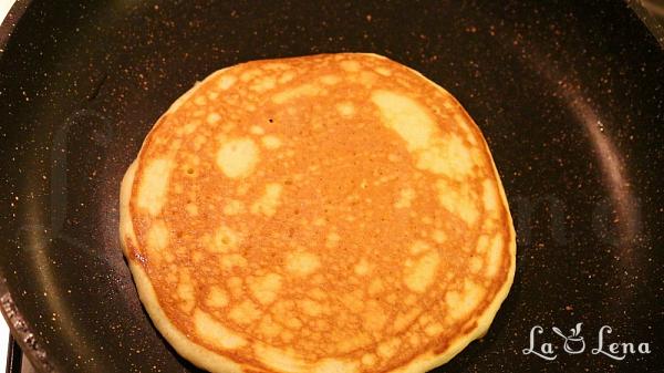 Buttermilk Pancakes (Clatite americane cu iaurt) - Pas 13