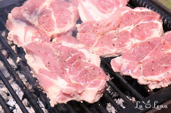Ceafă de porc la grătar - Pas 8