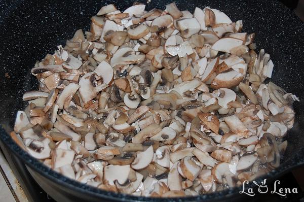 Clatite cu ciuperci si pui, la cuptor - Pas 4