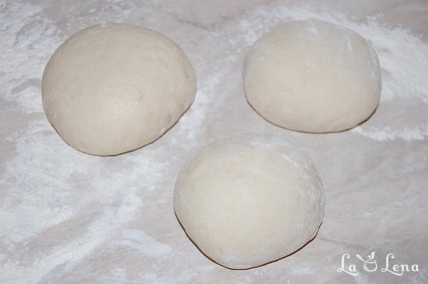 Cornuri pufoase cu rahat (de post) - Pas 7