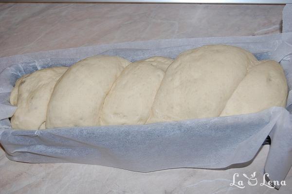 Cozonac de post cu Halva și Rahat - Pas 17