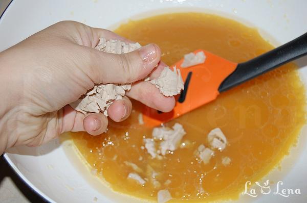 Cozonac de post cu Halva și Rahat - Pas 3