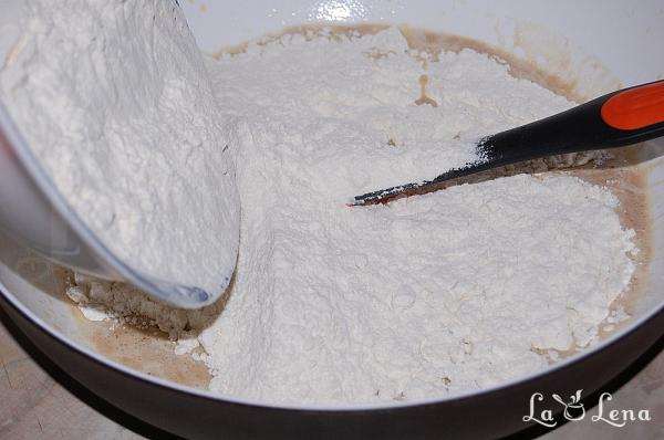 Cozonac de post cu Halva și Rahat - Pas 5
