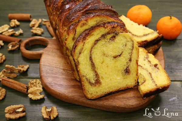 Cozonaci Babka cu dovleac, nuci și scorțișoară