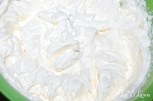 Crema de frișcă (cum batem corect smântâna pentru a face frișcă) - Pas 15