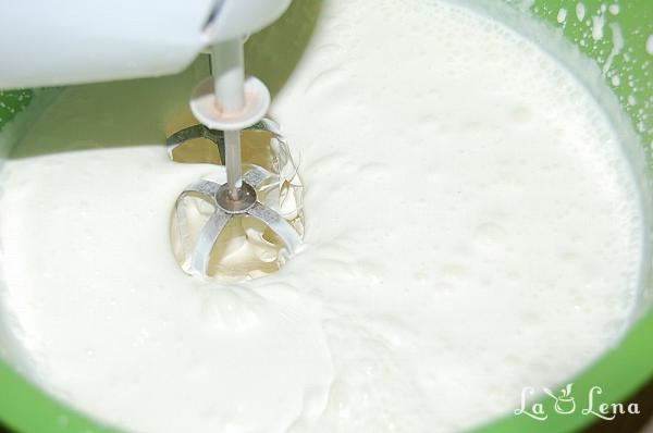Crema de frișcă (cum batem corect smântâna pentru a face frișcă) - Pas 5