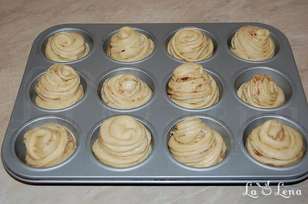 Cruffins, sau brioșe-cozonac - Pas 15