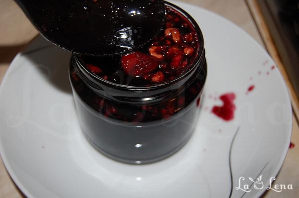 Dulceață de aronia, mere și nuci - Pas 12