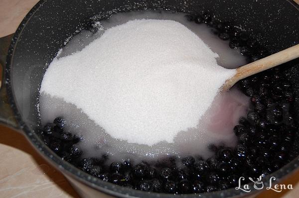 Dulceață de aronia, mere și nuci - Pas 2