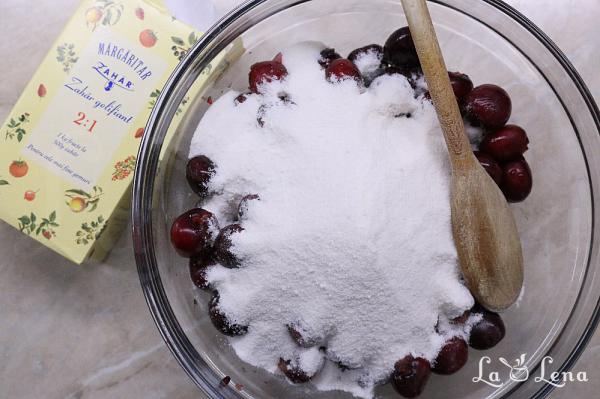 Dulceață de cireșe cu lămâie și ghimbir - Pas 1