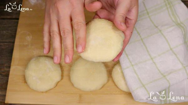 English Muffins, sau Chifle rapide la tigaie - Pas 13