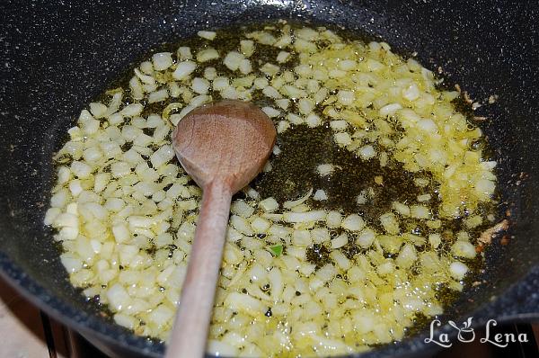 Fasole verde cu usturoi si rosii - Fasolakia greceasca - Pas 5