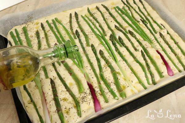 Focaccia cu ceapa verde si sparanghel - Pas 13