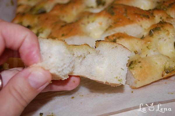 Focaccia cu mozzarella si sos pesto - Pas 18