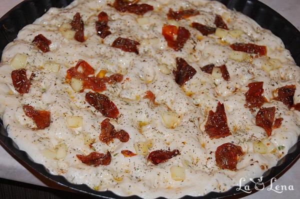 Focaccia cu cașcaval și ceapă - Pas 10