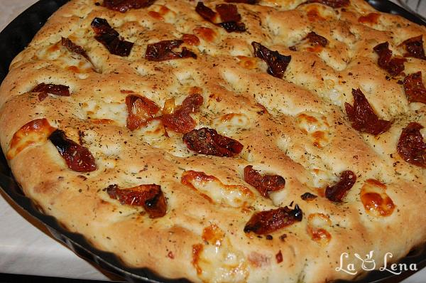Focaccia cu cașcaval și ceapă - Pas 11