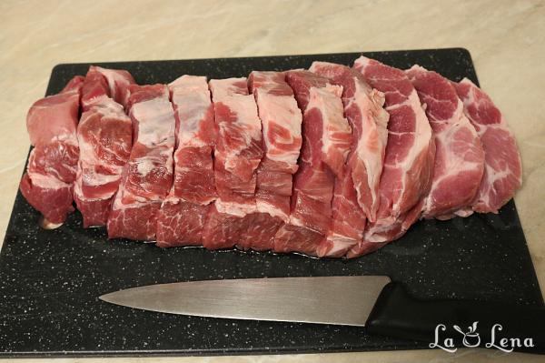 Friptură de porc cu ceapă, la cuptor - Pas 1