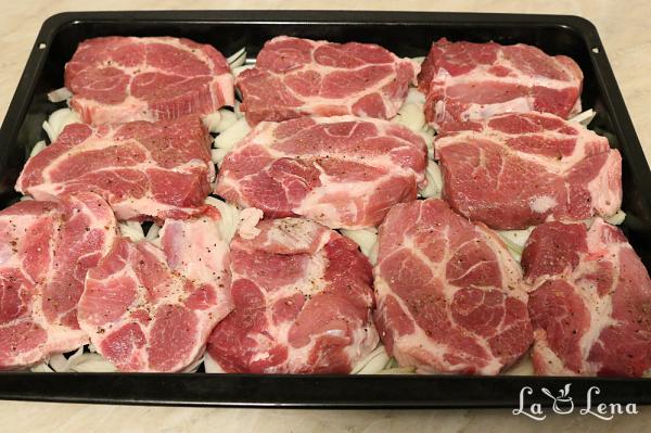 Friptură de porc cu ceapă, la cuptor - Pas 5
