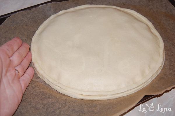 Galette des Rois - prajitura din foietaj cu crema de migdale - Pas 7