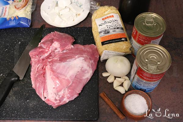 Giouvetsi Grecesc - carne la cuptor cu paste orzo și sos de roșii - Pas 1