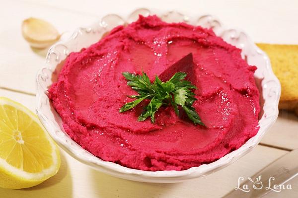Hummus cu sfecla rosie