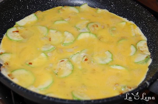 Omletă cu dovlecei - Pas 3
