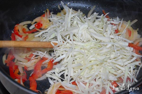 Orez prăjit cu ou și legume, în stil chinezesc - Pas 7