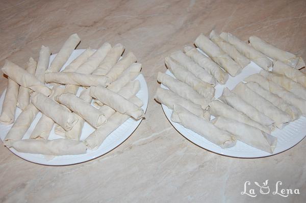 Pachetele de primavara chinezesti cu creveti si legume - Pas 15
