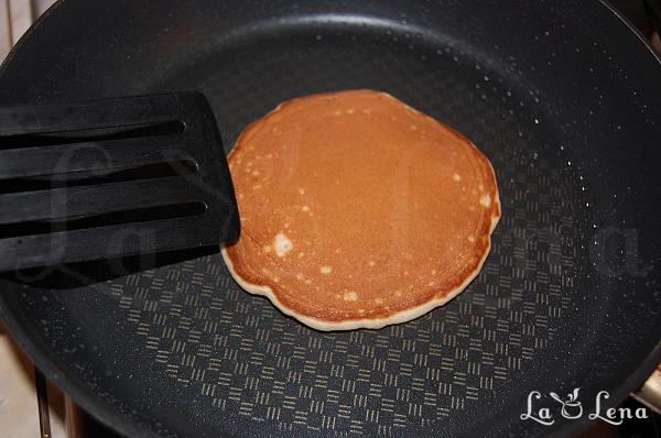 Pancakes cu banane - Pas 10