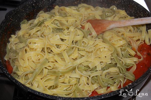 Paste cu sos de roșii și calamari - Pas 11
