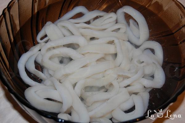 Paste cu sos de roșii și calamari - Pas 2