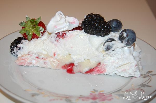 Pavlova cu fructe de pădure - Pas 14