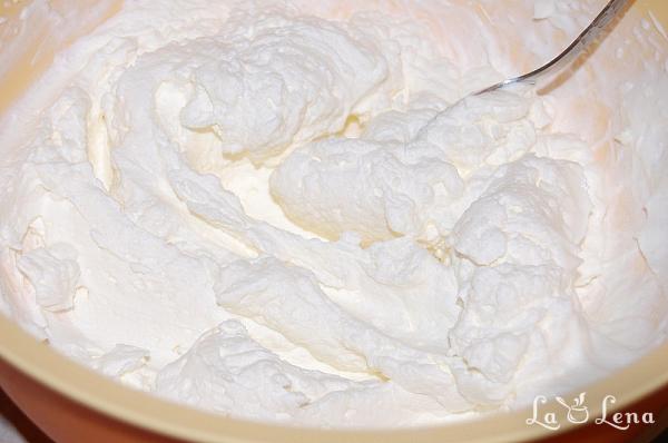 Pavlova cu fructe de pădure - Pas 9