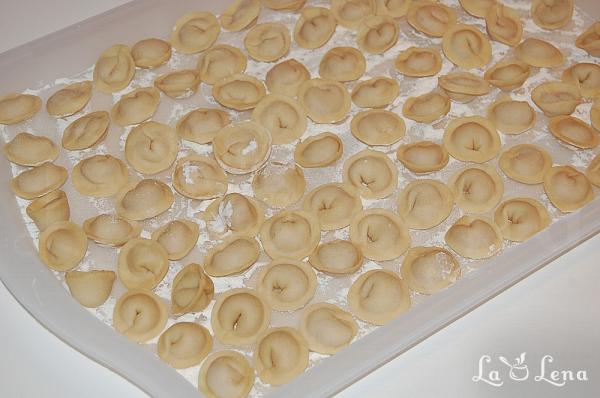Pelmeni - Colțunași cu carne rusești - Pas 10