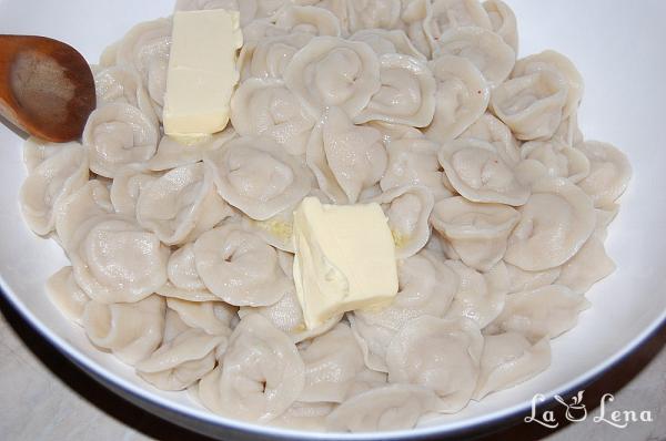 Pelmeni - Colțunași cu carne rusești - Pas 13