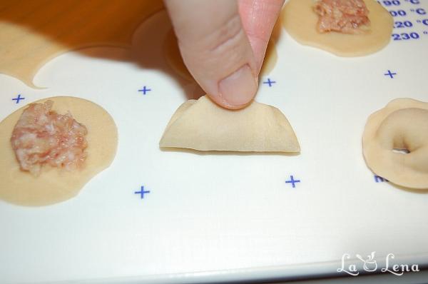 Pelmeni - Colțunași cu carne rusești - Pas 6