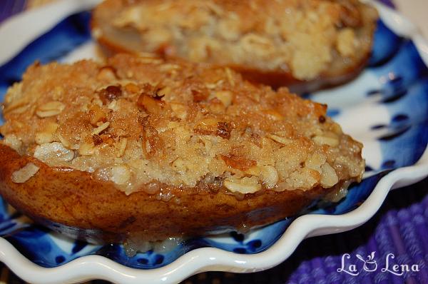 Pere coapte "à la crumble"