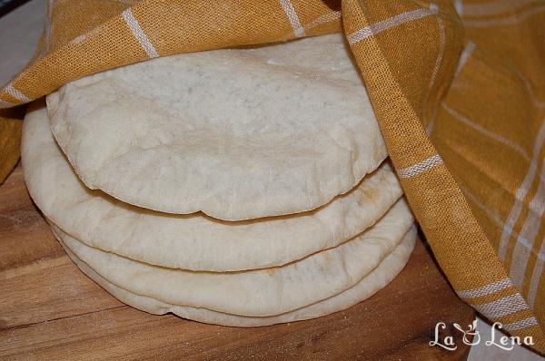 Pita Bread, sau Lipie Arabeasca - Pas 17
