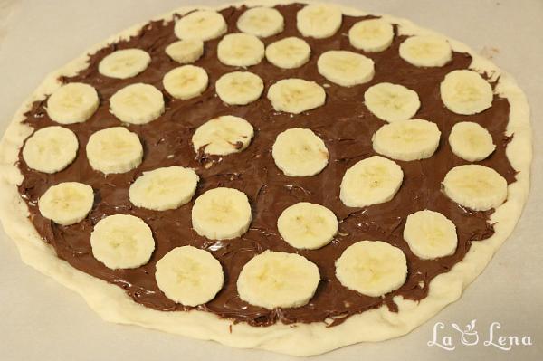Pizza cu Nutella și banane - Pas 3