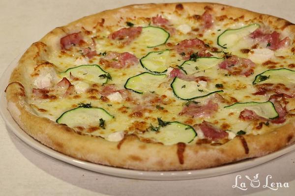 Pizza cu bacon și zucchini - Pas 11
