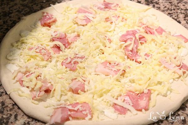 Pizza cu bacon și zucchini - Pas 6