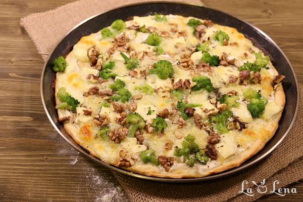 Pizza cu broccoli si nuci