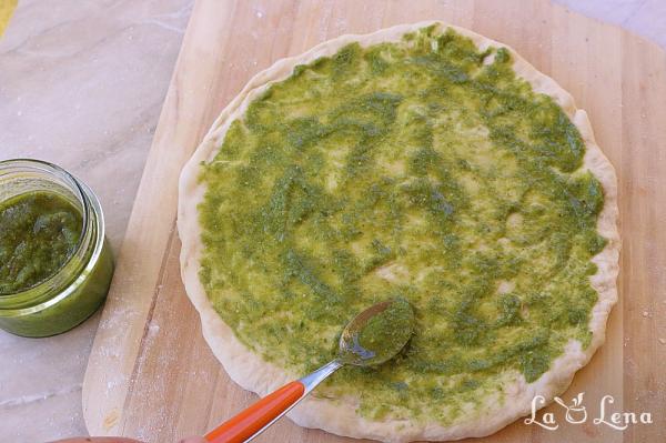Pizza cu pui și sos pesto - Pas 4