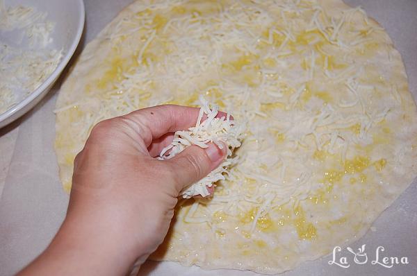 Pizza cu spanac și brânzeturi - Pas 2