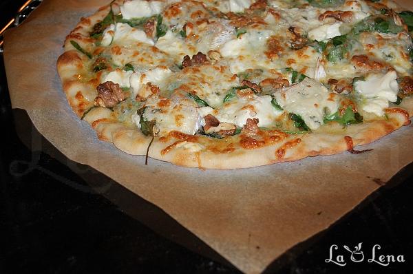 Pizza cu spanac și brânzeturi - Pas 9