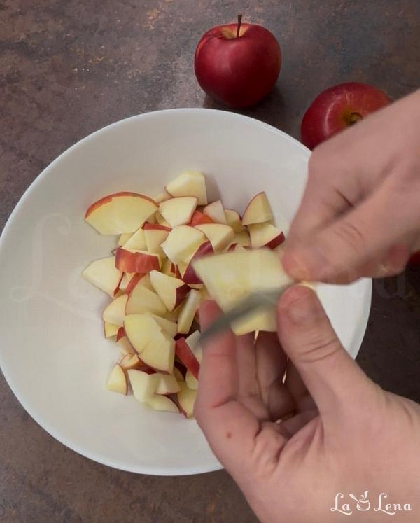 Prăjitură pufoasă cu mere, de post - Pas 4